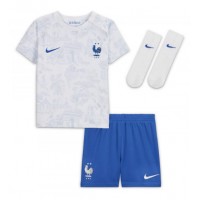 Frankrike Kingsley Coman #20 Bortatröja Barn VM 2022 Kortärmad (+ Korta byxor)